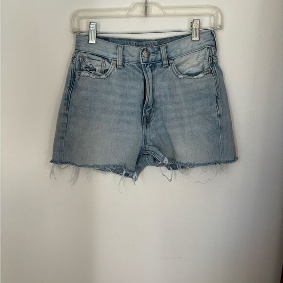 American Eagle distressed denim cutoff mom jean shorts size 2 100% cotton - Picture 5 of 9